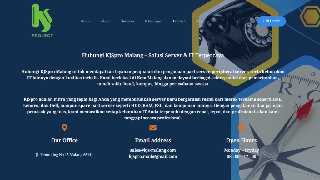 Informasi kontak yang mudah ditemukan pada website bisnis profesional